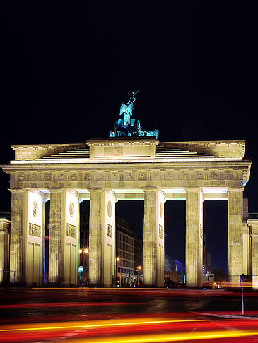 Fotos Brandenburger Tor mit Straßenverkehr | Berlin