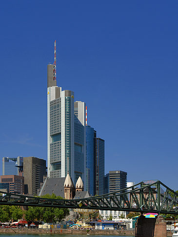 Commerzbank mit eisernem Steg Foto 