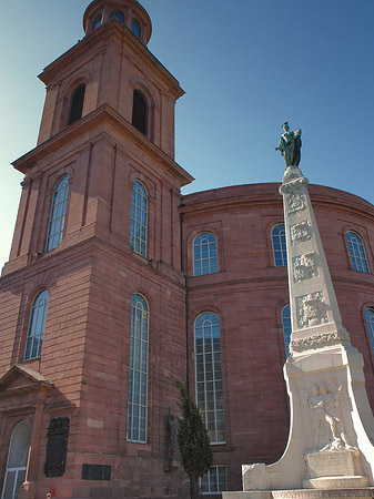 Foto Paulskirche mit Statue - Frankfurt am Main