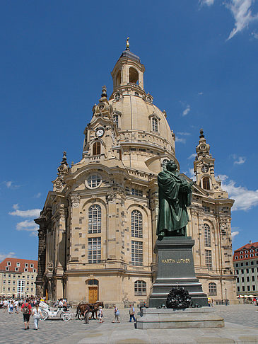 Frauenkirche und Neumarkt Foto 