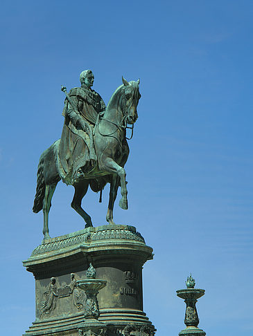 König-Johann-Statue Foto 