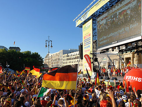 Foto Bühne auf dem Fanfest - Berlin