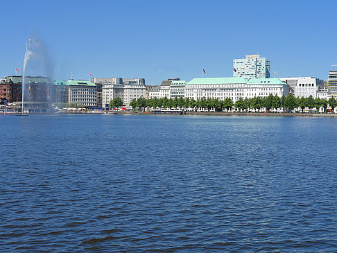 Fontäne auf der Binnenalster Foto 