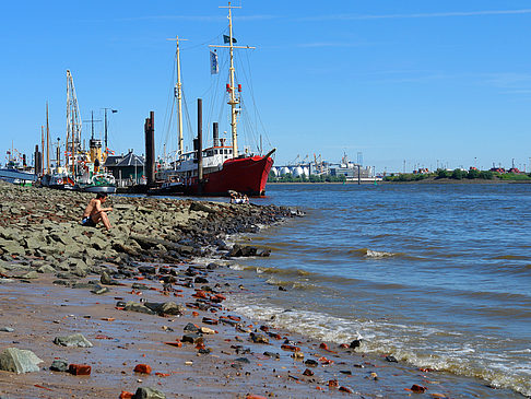 Strand und Hafen von Övelgönne Fotos