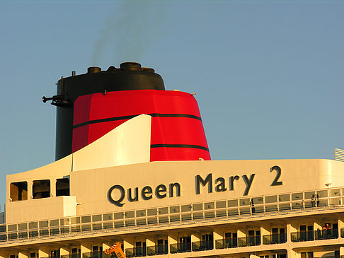 Foto Queen Mary 2 Nahaufnahme - Hamburg