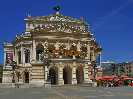 Fotos Alte Oper mit Schirmen | Frankfurt am Main