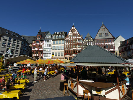 Römer mit Schirmen Foto 