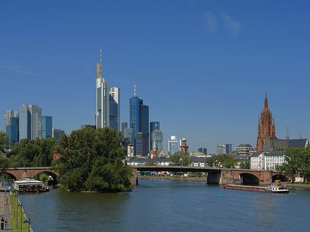 Fotos Skyline von Frankfurt mit Ufer | Frankfurt am Main