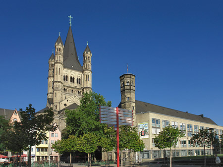 Foto Schild vor Groß St.Martin - Köln