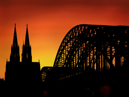 Fotos Kölner Dom hinter der Hohenzollernbrücke | Köln