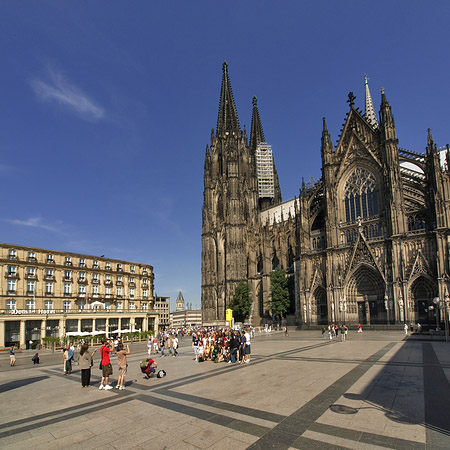 Foto Kölner Dom mit Domhotel - Köln