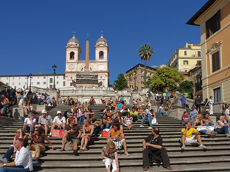 Treppe mit Kirche