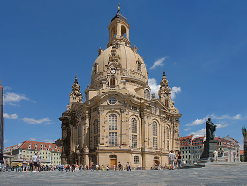 Frauenkirche und Neumarkt Foto 