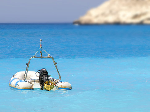 Assos Foto Reiseführer  Türkisblaues Wasser und eine traumhafte Kulisse